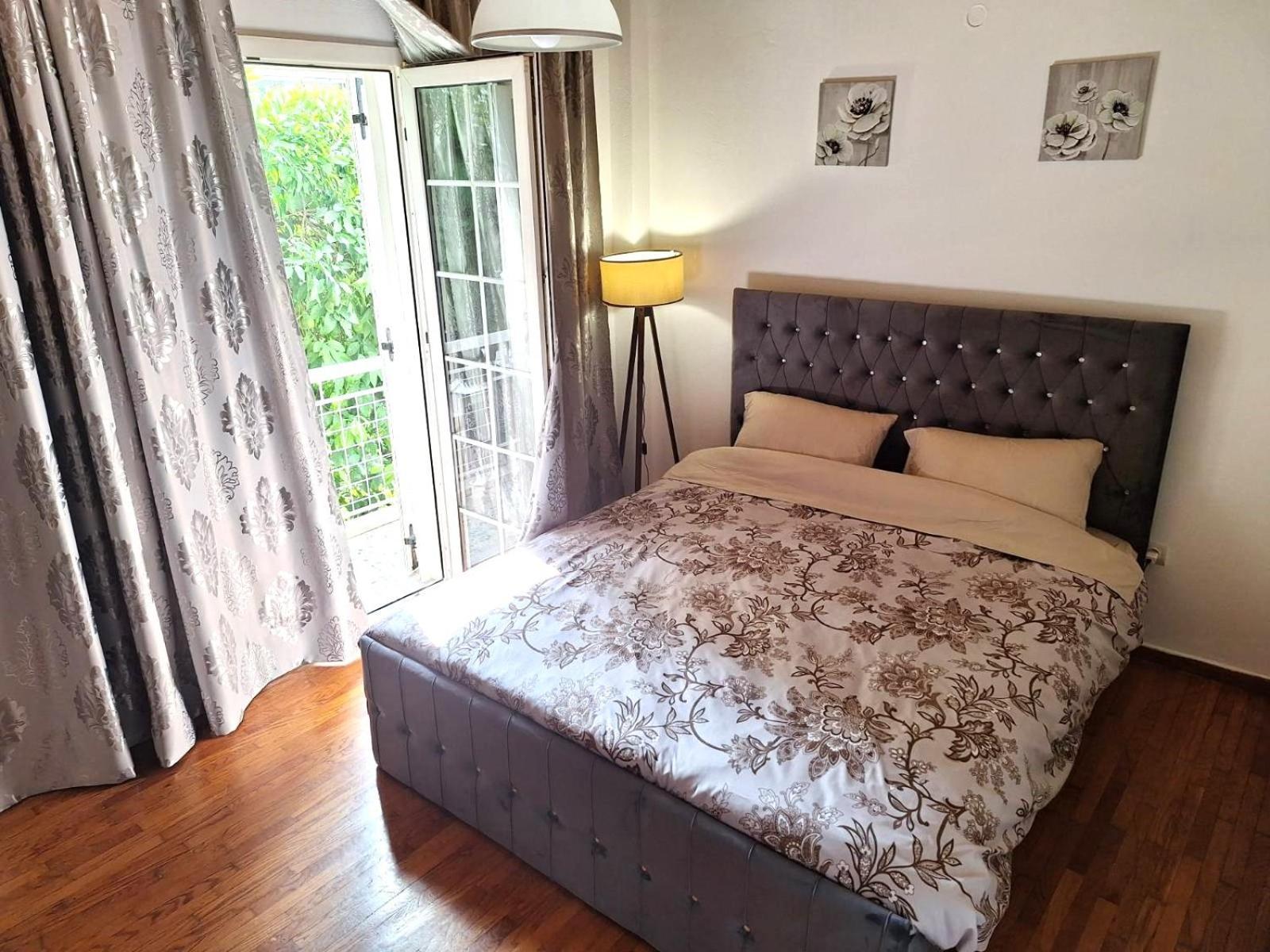 Apartament Danais *